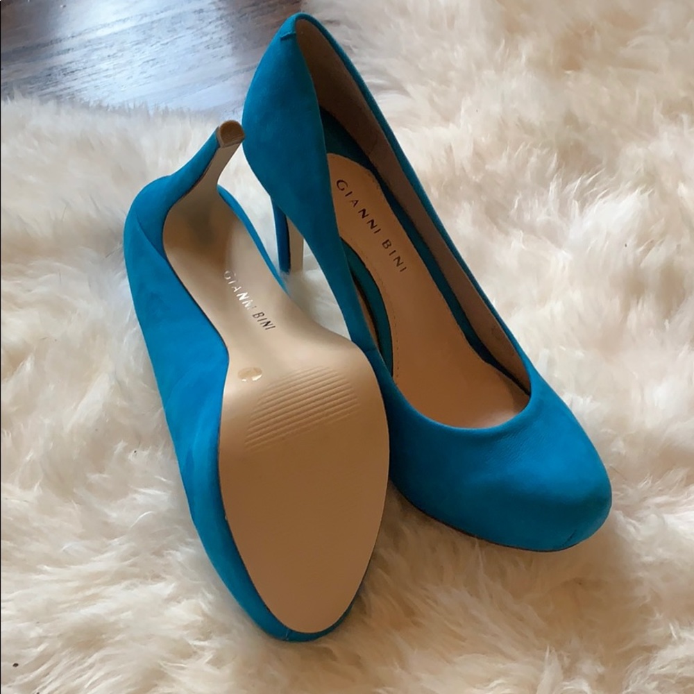Gianni Bini never worn blue suede pumps - Picture 2 of 6
